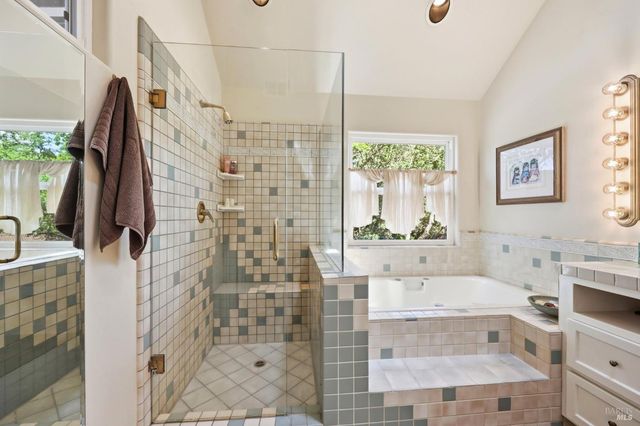 218 Grove St, Windsor, CA 95492