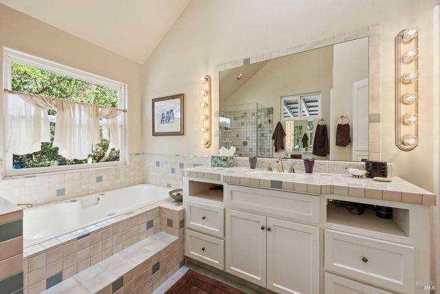 218 Grove St, Windsor, CA 95492