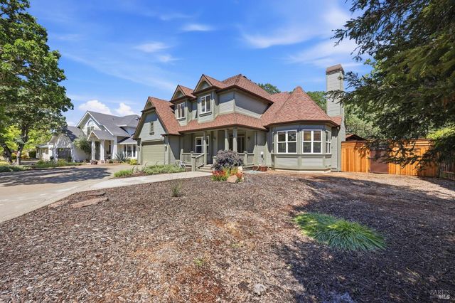 218 Grove St, Windsor, CA 95492