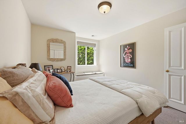 218 Grove St, Windsor, CA 95492