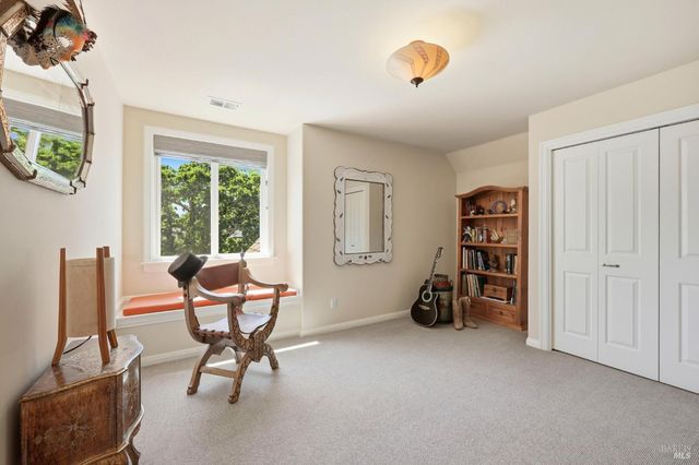 218 Grove St, Windsor, CA 95492