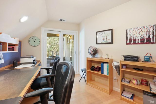 218 Grove St, Windsor, CA 95492