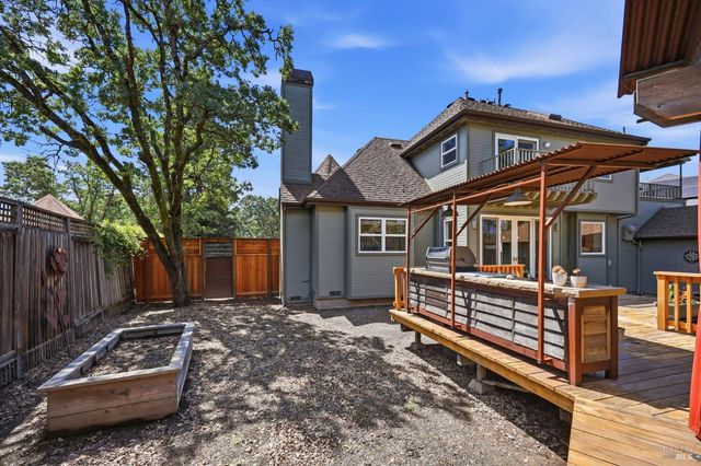 218 Grove St, Windsor, CA 95492