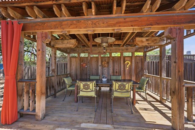 218 Grove St, Windsor, CA 95492