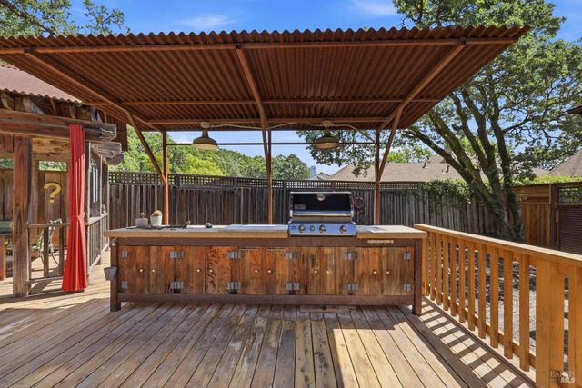 218 Grove St, Windsor, CA 95492