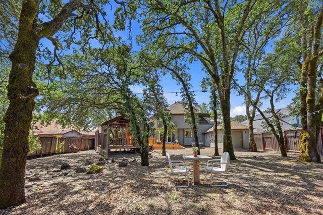 218 Grove St, Windsor, CA 95492