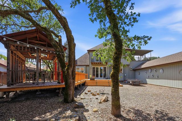 218 Grove St, Windsor, CA 95492