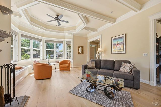 218 Grove St, Windsor, CA 95492