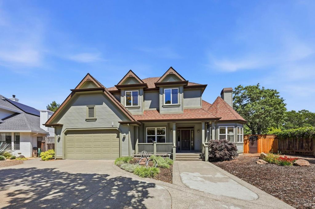 218 Grove St, Windsor, CA 95492