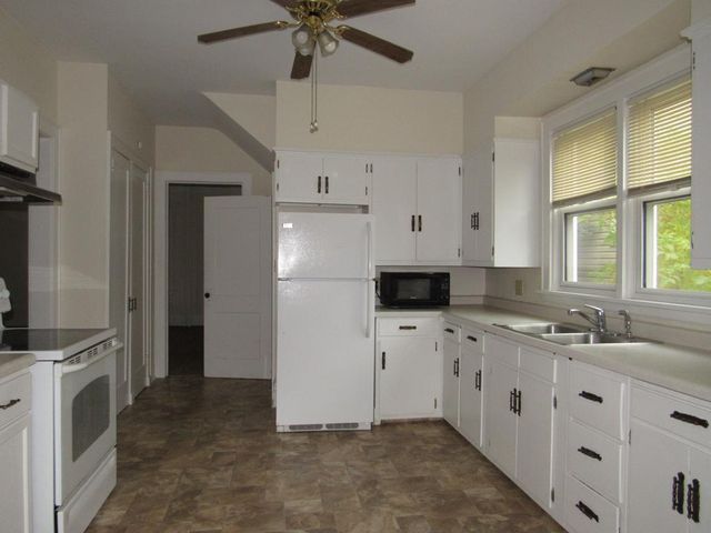 1124 N 17th St, Superior, WI 54880