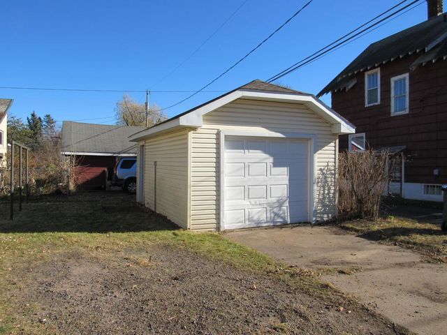 1124 N 17th St, Superior, WI 54880