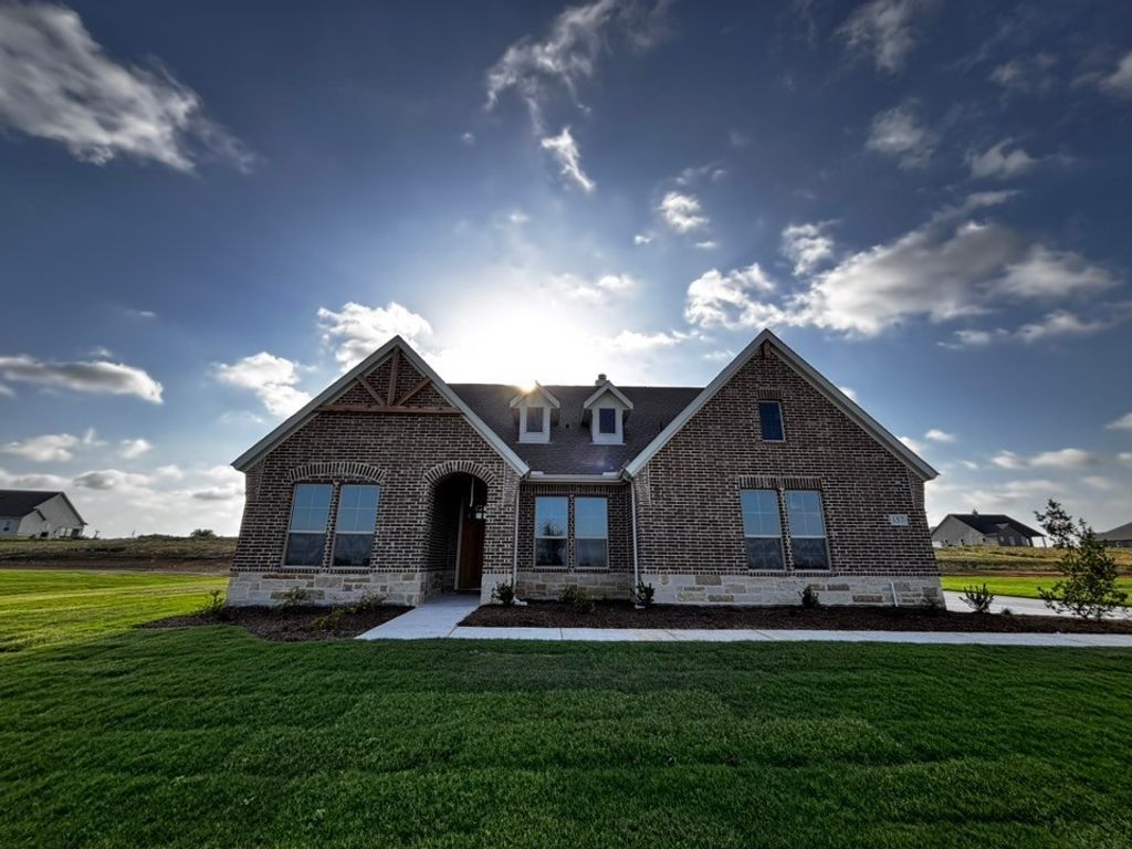 157 Big Sky Road, Decatur, TX 76234