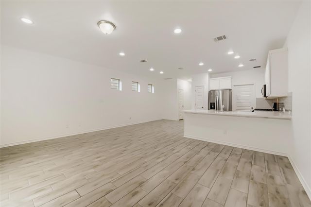 1728 Artesian Springs XING, Leander, TX 78641