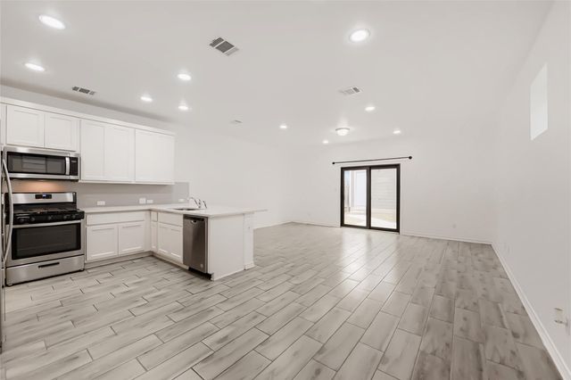 1728 Artesian Springs XING, Leander, TX 78641