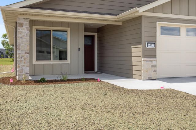 6456 Brekke Way S, Fargo, ND 58104