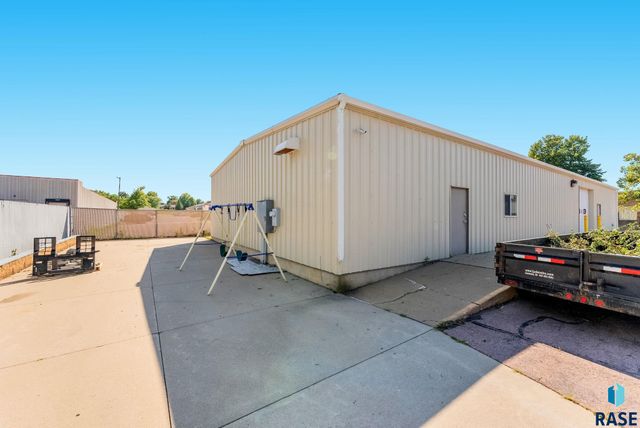 604 S Charlotte Ave Avenue, Sioux Falls, SD 57103