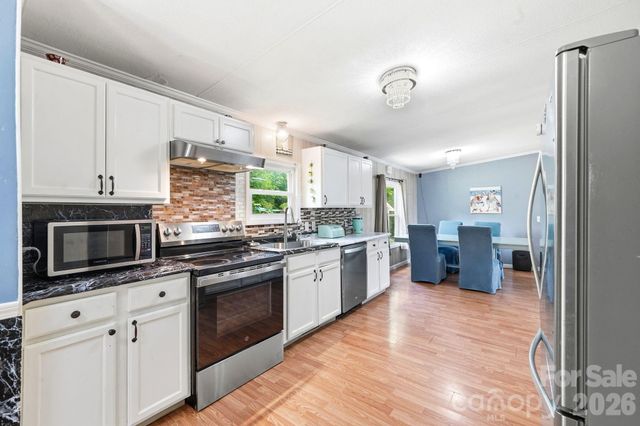 232 Summertree Drive, Troutman, NC 28166
