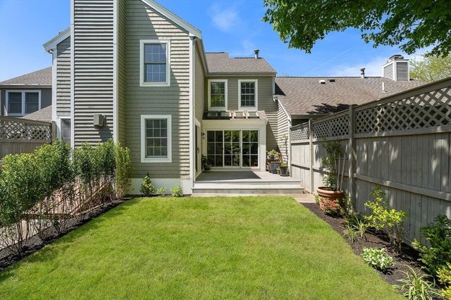 44 Floret Cir 44, Hingham, MA 02043