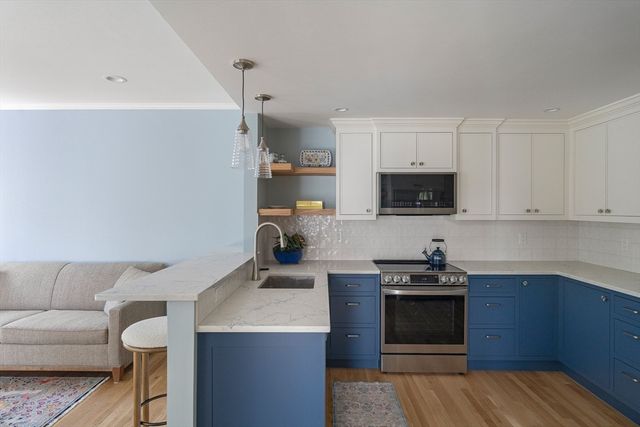 44 Floret Cir 44, Hingham, MA 02043