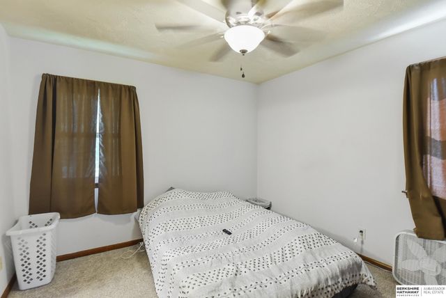 8902 Valley View Drive, La Vista, NE 68128