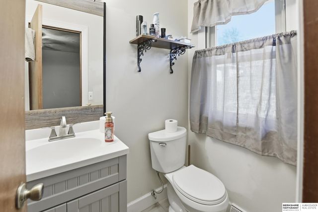 8902 Valley View Drive, La Vista, NE 68128