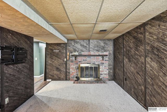 8902 Valley View Drive, La Vista, NE 68128