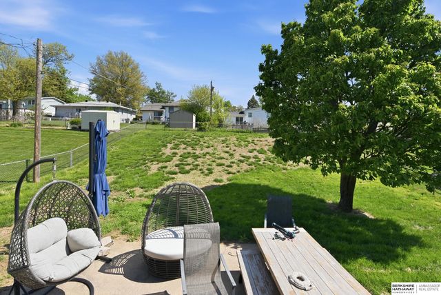 8902 Valley View Drive, La Vista, NE 68128