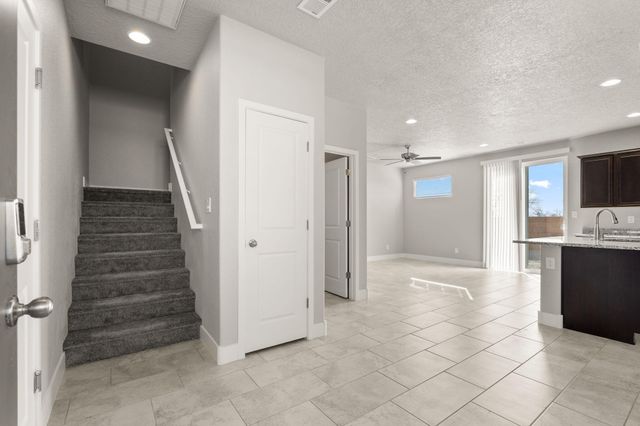 1882 Sunrise Lane SE, Rio Rancho, NM 87124