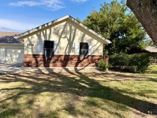 106 SW Donovan Road, Lee's Summit, MO 64063