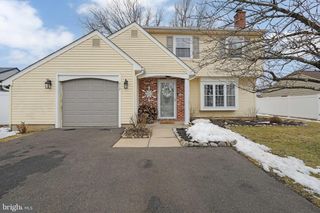 612 S QUEEN ANNE DR, Fairless Hills, PA 19030
