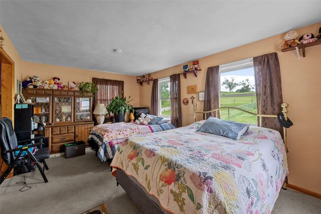 205 26th Avenue SW, Cedar Rapids, IA 52404