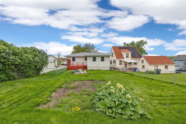205 26th Avenue SW, Cedar Rapids, IA 52404