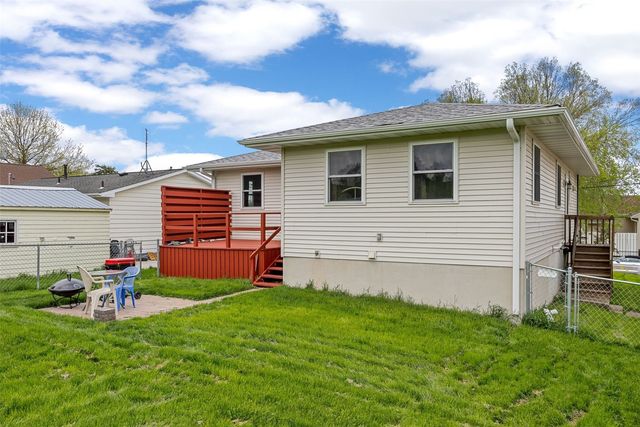205 26th Avenue SW, Cedar Rapids, IA 52404