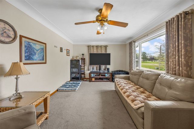 205 26th Avenue SW, Cedar Rapids, IA 52404