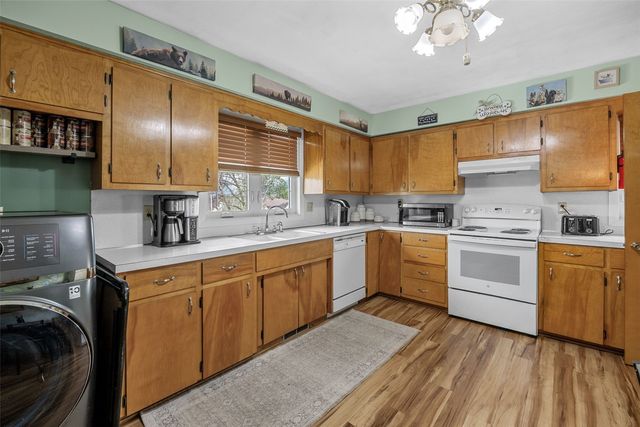 205 26th Avenue SW, Cedar Rapids, IA 52404
