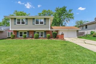 1820 Claremont Road, Hoffman Estates, IL 60169