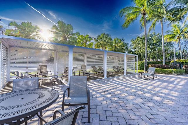 10551 Long Leaf Lane, Wellington, FL 33414