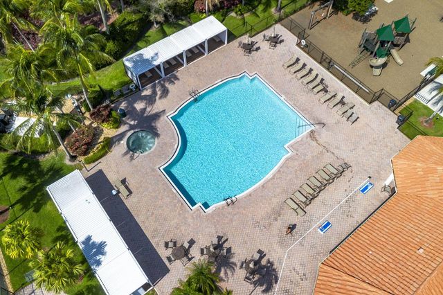 10551 Long Leaf Lane, Wellington, FL 33414