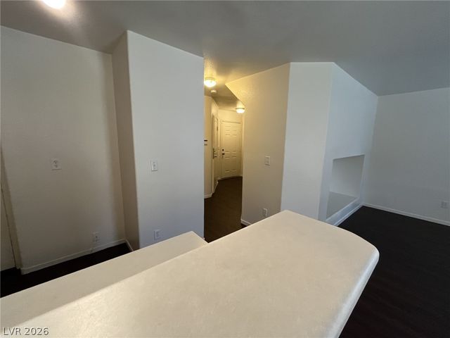 2525 Sierra Bello Avenue 105, Las Vegas, NV 89106