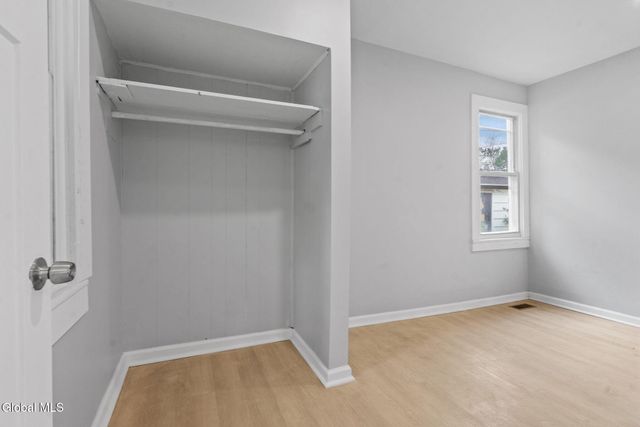 372 9th st Street, Troy, NY 12180