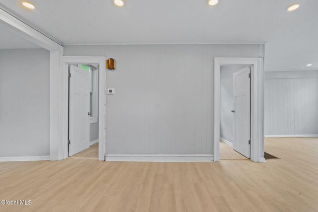 372 9th st Street, Troy, NY 12180