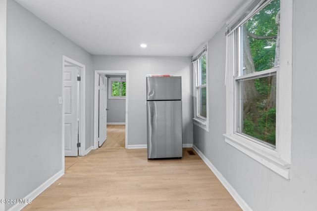 372 9th st Street, Troy, NY 12180