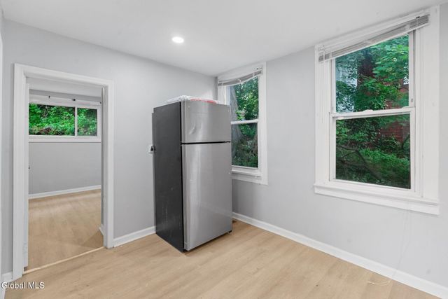 372 9th st Street, Troy, NY 12180