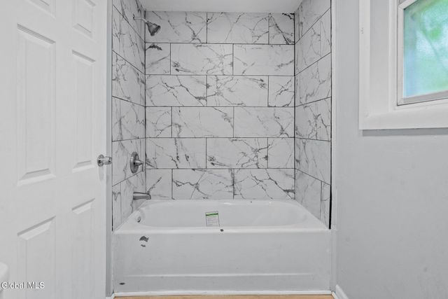 372 9th st Street, Troy, NY 12180