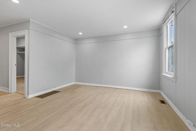 372 9th st Street, Troy, NY 12180