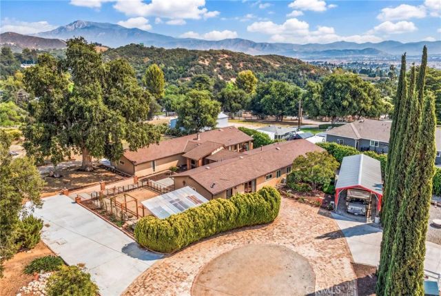 9312 Avenida Altura Bella, Cherry Valley, CA 92223