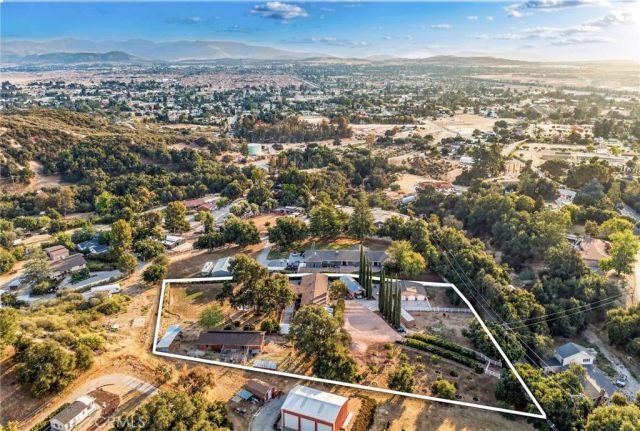 9312 Avenida Altura Bella, Cherry Valley, CA 92223