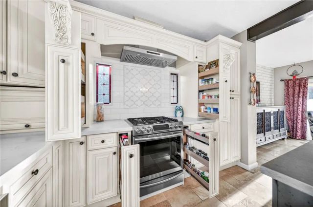 9312 Avenida Altura Bella, Cherry Valley, CA 92223