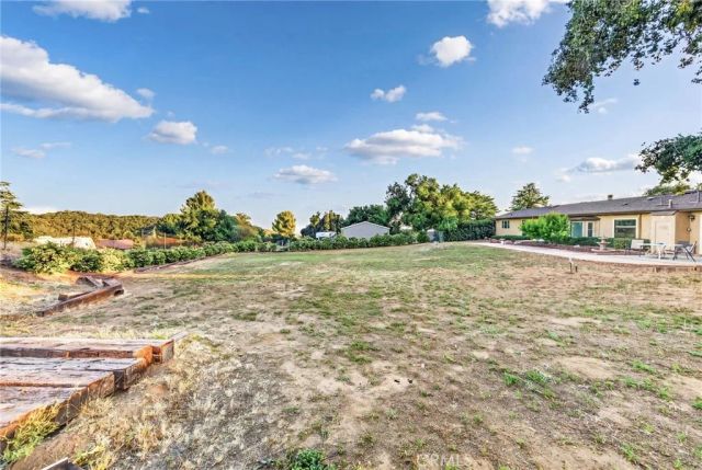 9312 Avenida Altura Bella, Cherry Valley, CA 92223