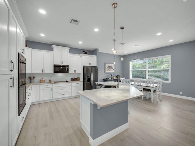7701 Silver Oak Drive, Port St Lucie, FL 34952